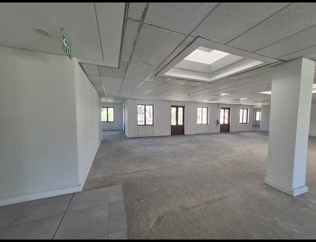 1,314M² OFFICE TO LET IN SANDTON CENTRAL